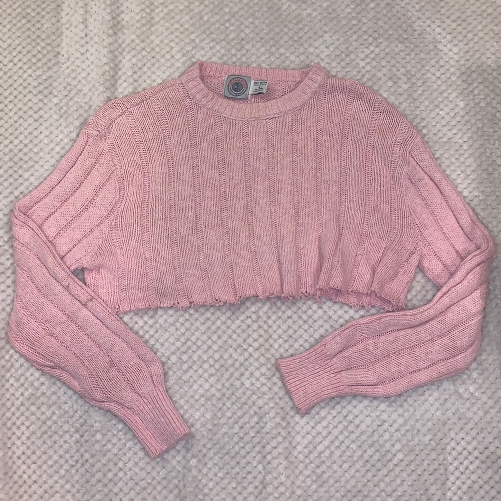 Cropped pink sweater